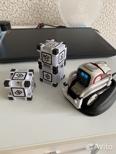 Робот anki cozmo