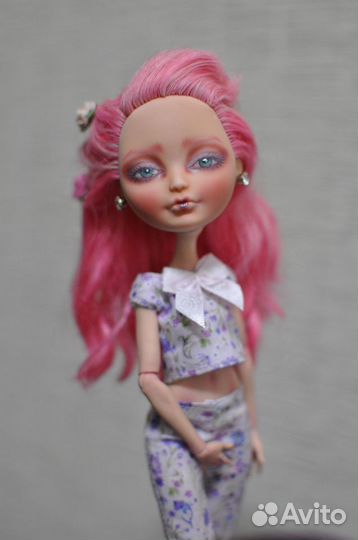 Ооак кукла Кьюпид, Ever After High