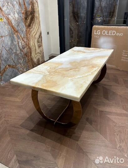 Столешница для кухни из мрамора, гранита