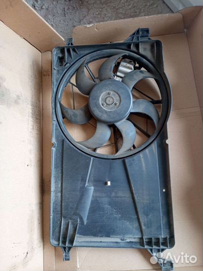 Вентилятор бу с диффузором в сборе Ford focus2