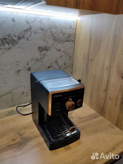 Кофемашина saeco poemia