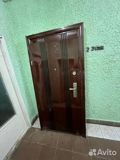 Дверь входная металлическая бу 80см