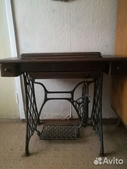 Машинка швейная ножная Подольский мех завод