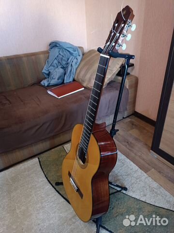 Шестиструнная акустическая гитара