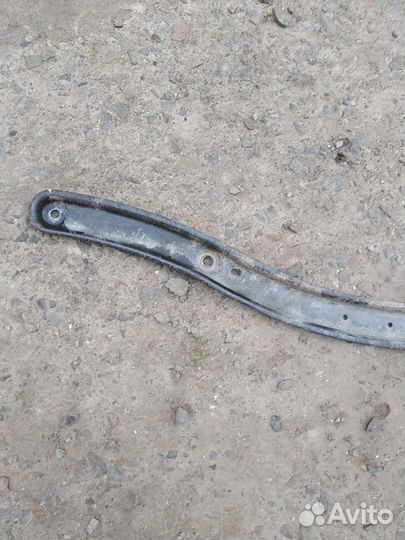 Нижняя планка телевизора Форд фокус 2