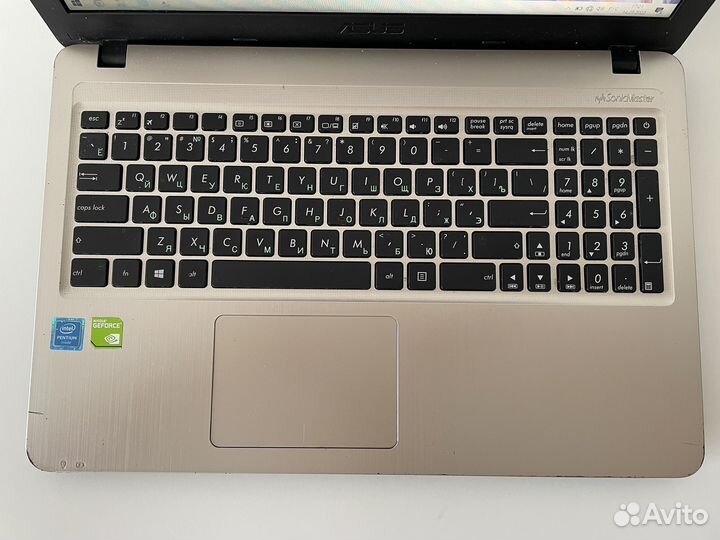 Мощный ноутбук Asus 4gb/4ядра/2видеокарты/SSD