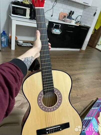 Классическая гитара с набором