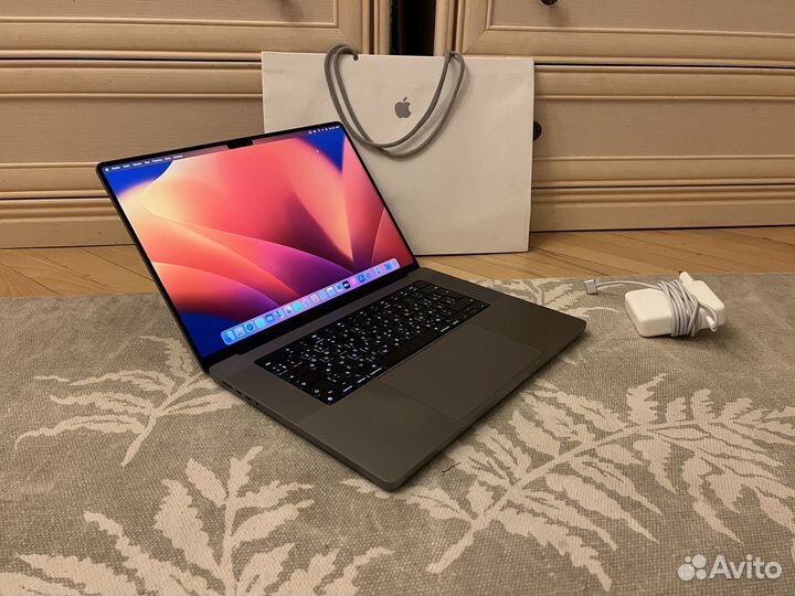 MacBook Pro 16 M1 Max 32Gb 1Tb Ростест