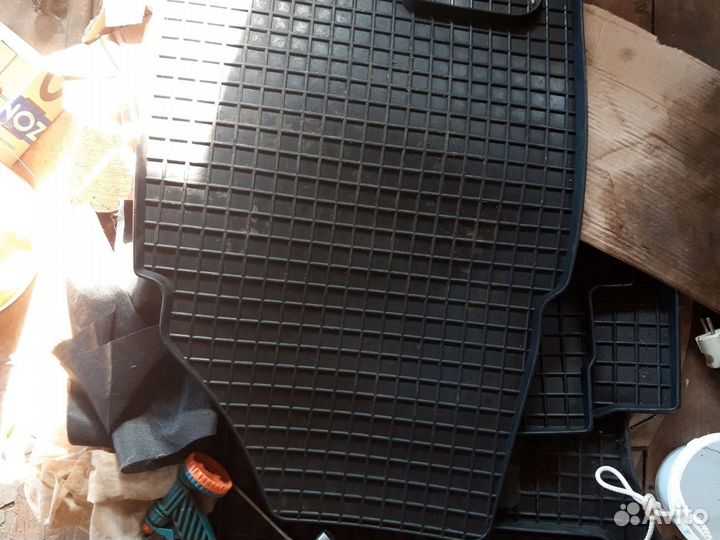 Автомобильные коврики резиновые