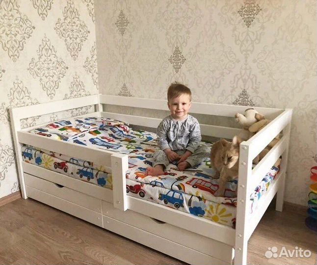 Кровать подростковая деревянная