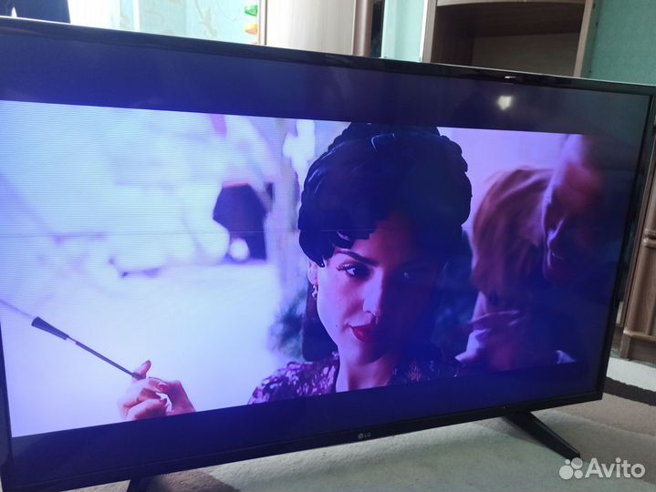 Телевизор LG43UH610V