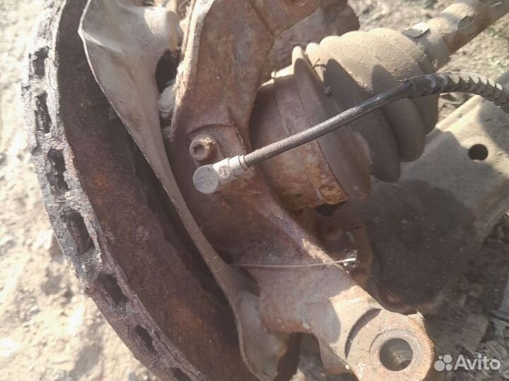 Кулак поворотный левый, Опель Корса D