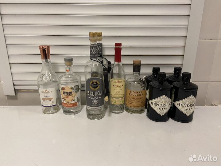 Пустые бутылки от алкоголя