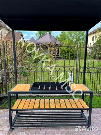 Мангал с крышей