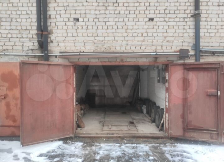 Гараж, > 30 м²