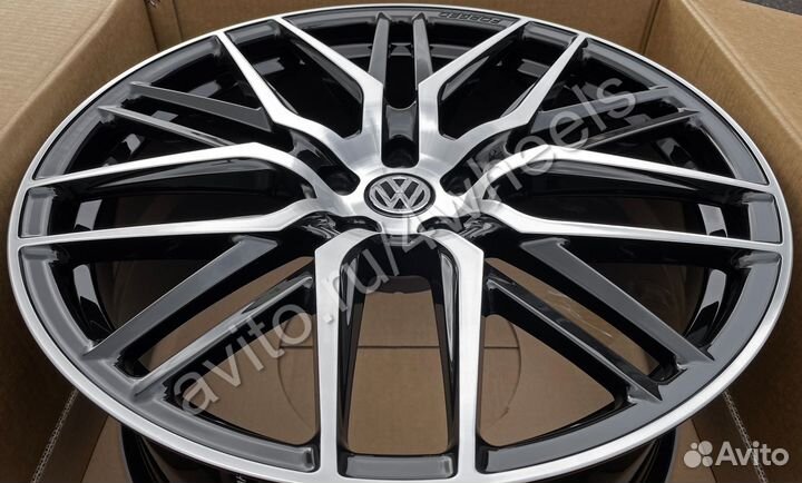 Кованые диски Volkswagen Touareg R18 наличие