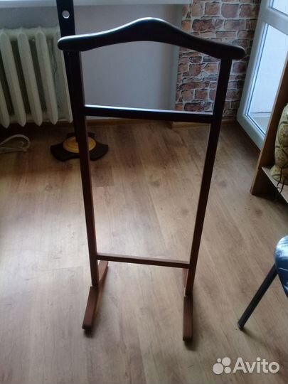 Вешалка для одежды напольная