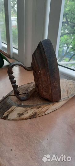 Утюг чугунный старинный