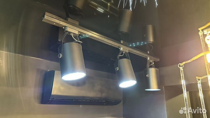 Светильник потолочный на рейлинге
