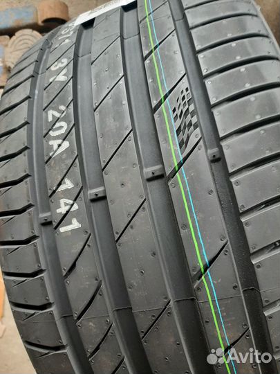 Kumho Ecsta PS71 245/45 R18 100Y