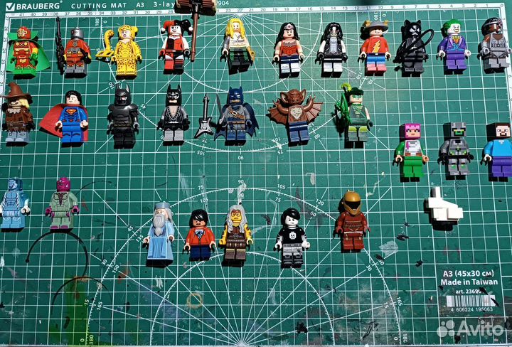 Минифигурки разных серий lego