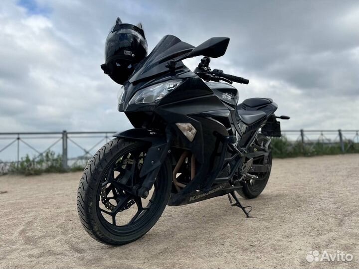 Kawasaki ninja 300 abs