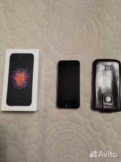 iPhone SE, 32 ГБ