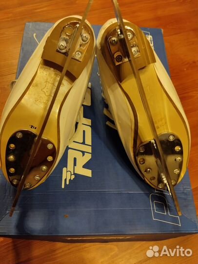 Продам коньки для фигурного катания