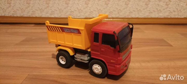 Игрушечные машинки