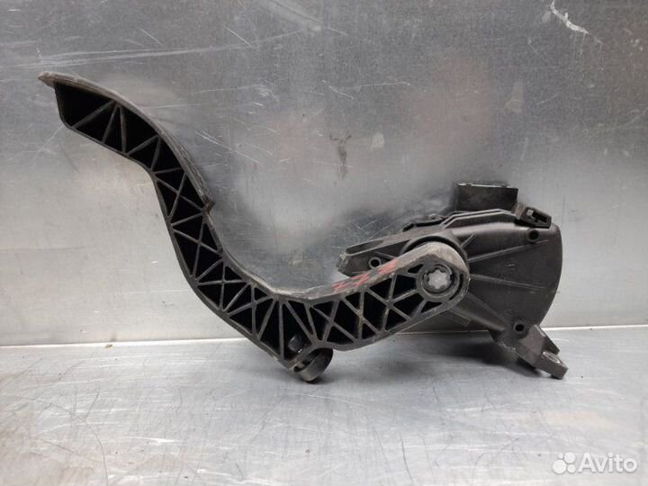 Педаль газа Volkswagen Passat B5 2000-2005