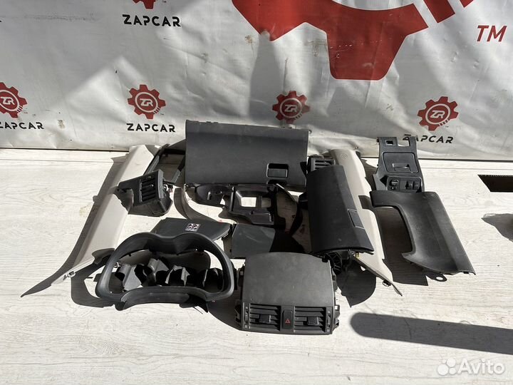 Toyota Corolla E150 Салоный пластик