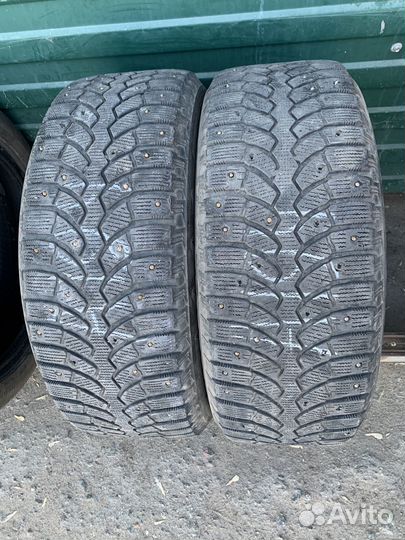 Bridgestone Blizzak Spike-01 215/60 R16 95T
