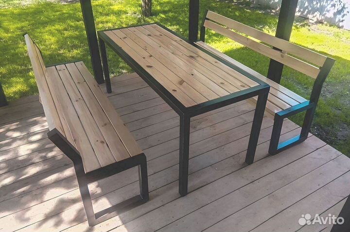 Стол деревянный