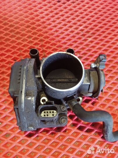 Заслонка дроссельная Volkswagen Passat B5