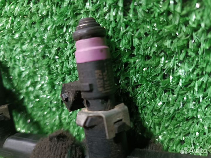 Форсунка топливная бензиновая Renault Megane II (2