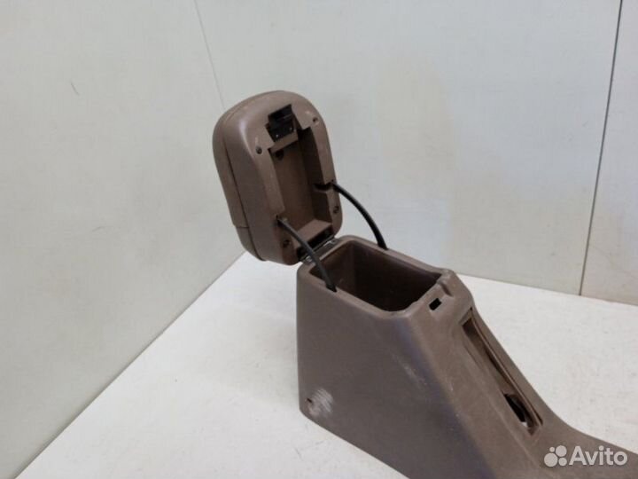 Подлокотник Kia Sportage 1 2.0 1999