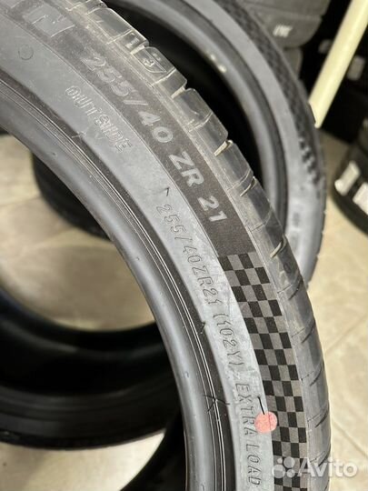 Michelin Pilot Sport 4 S 255/40 R21 и 285/35 R21 102Y