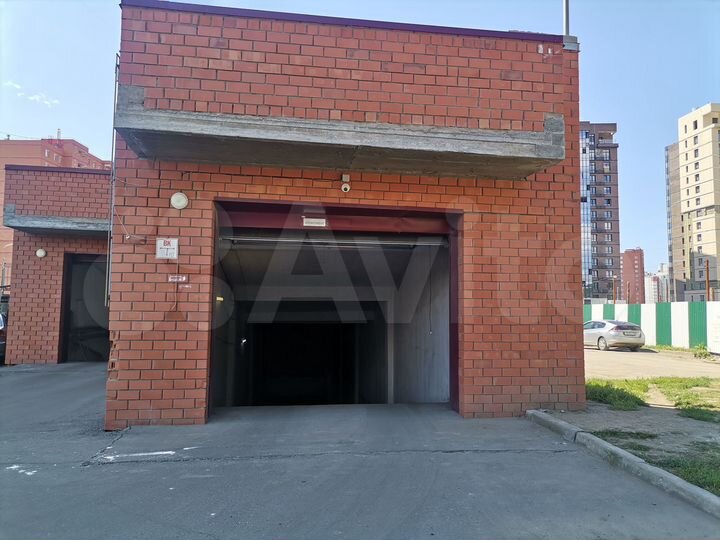 Машиноместо, 13 м²