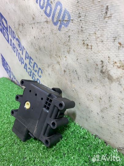 Сервопривод заслонки печки Mazda 6 Gg седан 1.8 L8