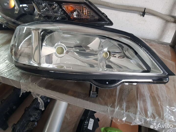 Фара правая Opel Astra G 98-2004