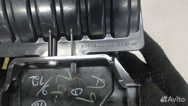 Бардачок Toyota Auris E18 2012, 2017