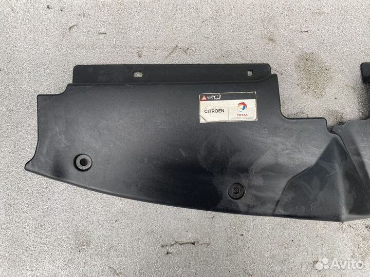 Накладка на замок капота Citroen C4