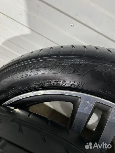 Bridgestone Potenza S001 245/45 R19 и 275/35 R19