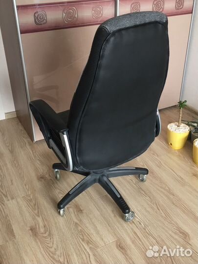 Компьютерное кресло