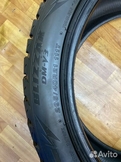 Bridgestone Blizzak DM-V3 295/40 R21