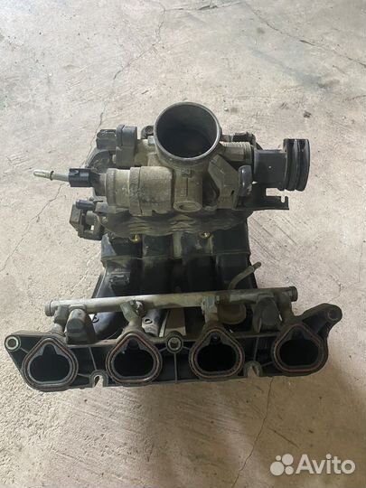 Дроссель с впускным коллектором Chrysler 2.4