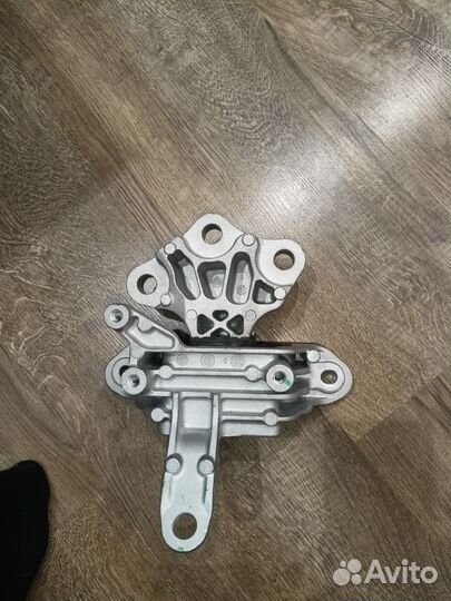 Кронштейн опора двигателя