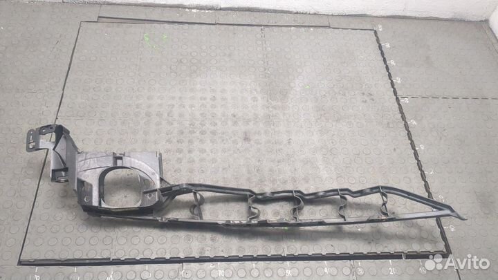 Кронштейн крыла BMW X5 E70, 2010