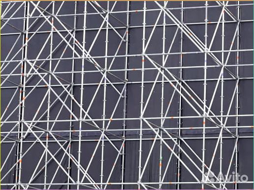 Подиумы и сцены из строительных лесов Layher