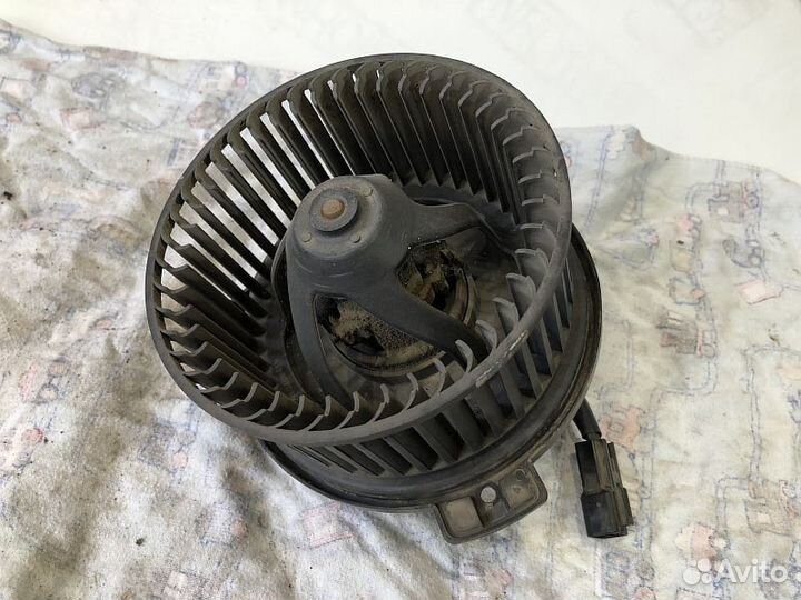 Моторчик отопителя Toyota Corolla AE100 CE101